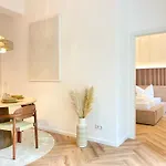 Loft Am Lech I Rollstuhlgerecht I Tiefgarage I Kueche I Terrasse